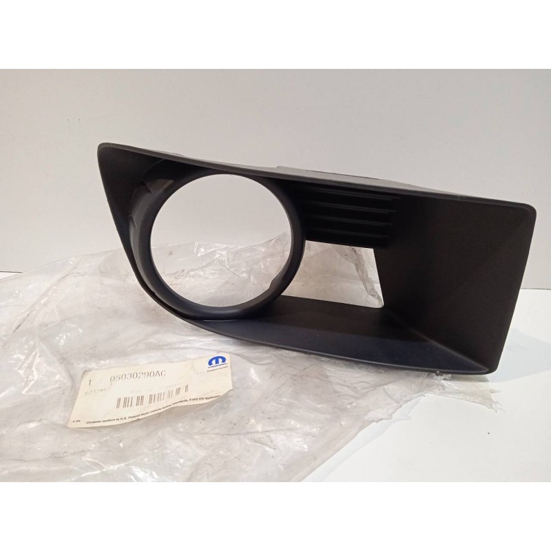 Recambio de rejilla paragolpes derecha para dodge caliber srt4 referencia OEM IAM 05030290AC  