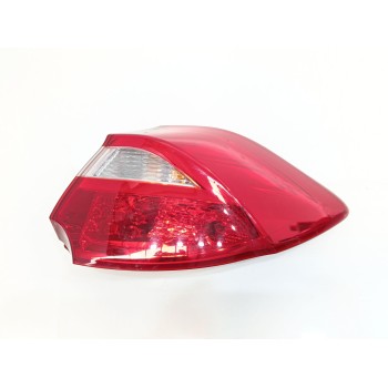 Recambio de piloto trasero derecho para kia cee´d x-tech referencia OEM IAM 92402A2200  