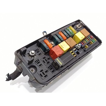 Recambio de caja reles / fusibles para opel vectra c berlina comfort referencia OEM IAM 13112920  