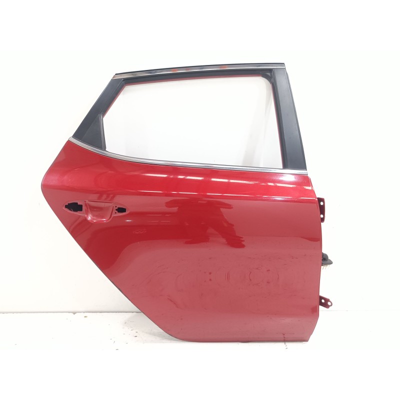 Recambio de puerta trasera derecha para kia cee´d x-tech referencia OEM IAM   