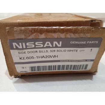 Recambio de moldura para nissan micra (k13) referencia OEM IAM KE6051HA20WH  
