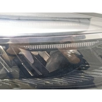 Recambio de faro derecho para renault clio v zen referencia OEM IAM 260109379R  