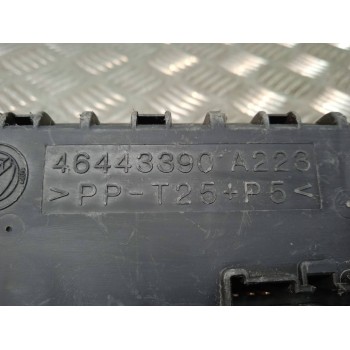 Recambio de caja reles / fusibles para fiat marea berlina (185) jtd 105 clima referencia OEM IAM 46443390A223 46443390 