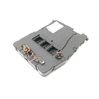Recambio de caja reles / fusibles para renault scenic ii confort dynamique referencia OEM IAM 8200525384  