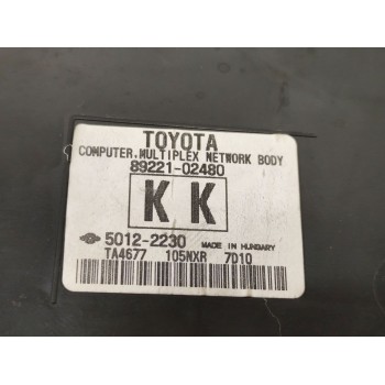Recambio de caja reles / fusibles para toyota auris active referencia OEM IAM 63586756  