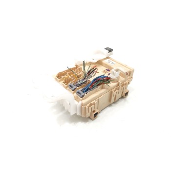 Recambio de caja reles / fusibles para toyota auris active referencia OEM IAM 63586756  