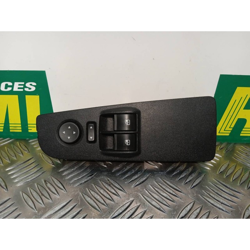 Recambio de mando elevalunas delantero izquierdo para fiat bravo (198) 1.6 16v dynamic multijet (77kw) referencia OEM IAM 011650