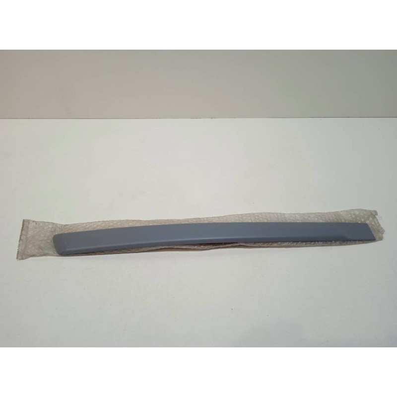Recambio de moldura para fiat croma (194) referencia OEM IAM 735403821  