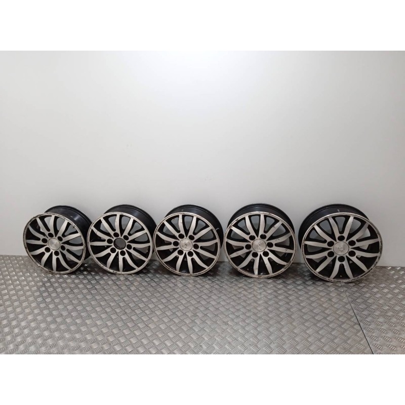 Recambio de juego llantas para kia carnival 2.2 crdi vgt active referencia OEM IAM 529104D500  