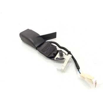 Recambio de enganche cinturon trasero derecho para toyota auris active referencia OEM IAM 308825910  