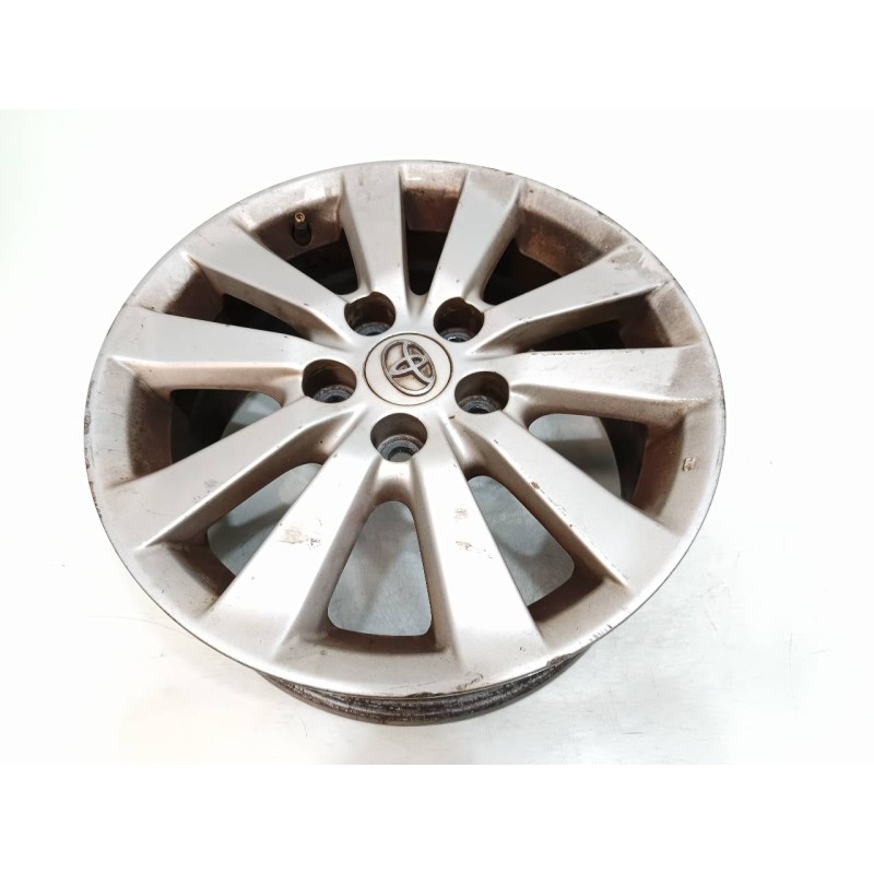 Recambio de llanta para toyota auris sol referencia OEM IAM 4261102790  