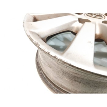 Recambio de llanta para toyota auris sol referencia OEM IAM 4261102790  