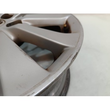 Recambio de llanta para toyota auris sol referencia OEM IAM 4261102790  