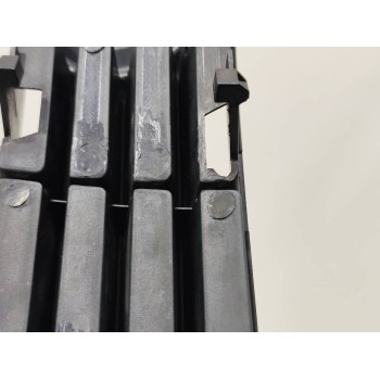 Recambio de rejilla paragolpes derecha para audi a4 berlina (8e) 1.9 tdi (96kw) referencia OEM IAM 8E0807682A  