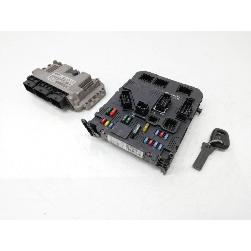 Recambio de caja reles / fusibles para citroën xsara picasso 1.8 cat (6fz / ew7j4) referencia OEM IAM 9662467480  