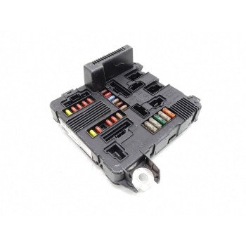 Recambio de caja reles / fusibles para renault scenic ii authentique referencia OEM IAM 8200306032  