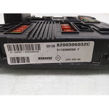 Recambio de caja reles / fusibles para renault scenic ii authentique referencia OEM IAM 8200306032  