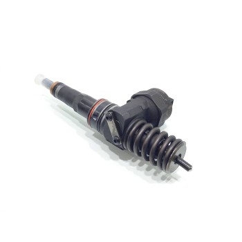 Recambio de inyector para volkswagen passat berlina (3b2) comfortline referencia OEM IAM 038130073F  