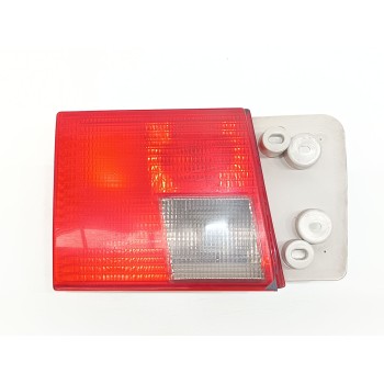 Recambio de piloto trasero izquierdo interior para audi a6 berlina (c4) 2.6 referencia OEM IAM 4A0945093  