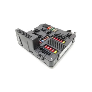 Recambio de caja reles / fusibles para renault megane ii berlina 3p confort dynamique referencia OEM IAM 8200306033  