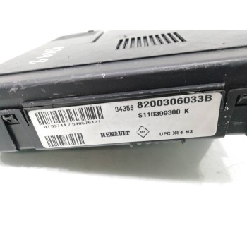 Recambio de caja reles / fusibles para renault megane ii berlina 3p confort dynamique referencia OEM IAM 8200306033  