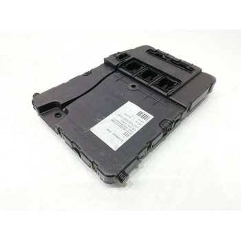Recambio de caja reles / fusibles para renault megane ii berlina 3p confort authentique referencia OEM IAM 8200525384  