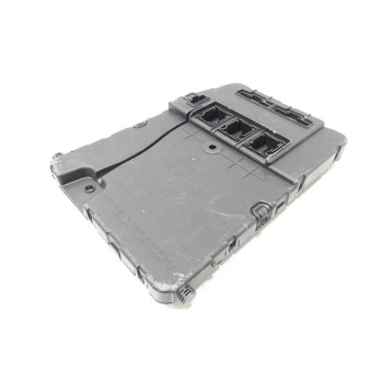 Recambio de caja reles / fusibles para renault scenic ii i- music referencia OEM IAM 8200525384  