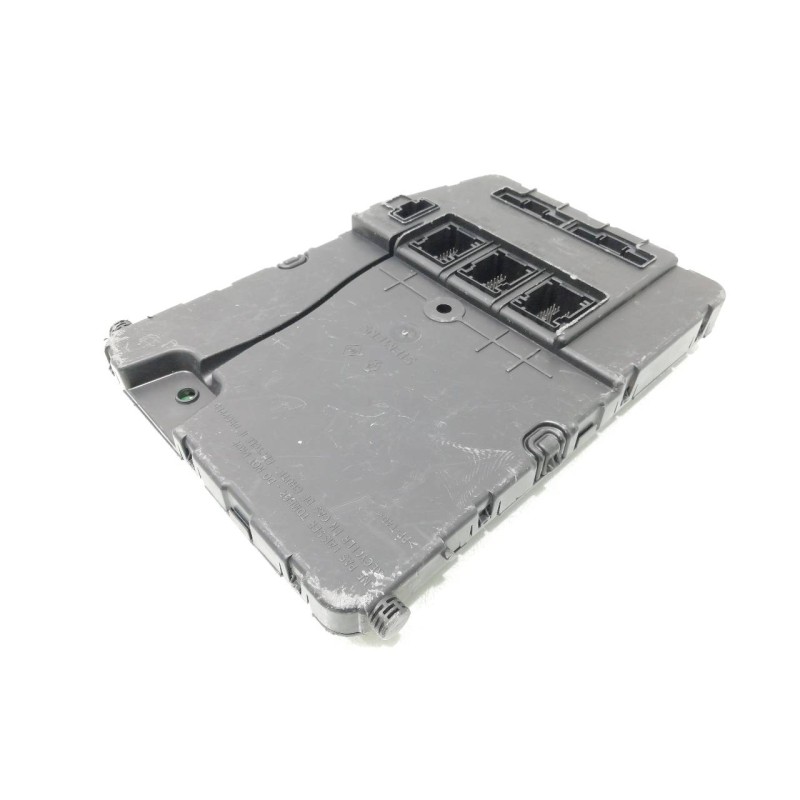 Recambio de caja reles / fusibles para renault scenic ii i- music referencia OEM IAM 8200525384  