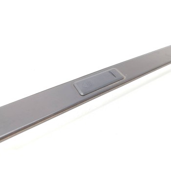 Recambio de moldura para kia cee´d tech referencia OEM IAM   