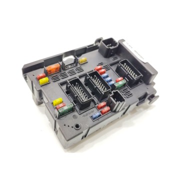 Recambio de caja reles / fusibles para peugeot 206 berlina xr referencia OEM IAM 9650664080  