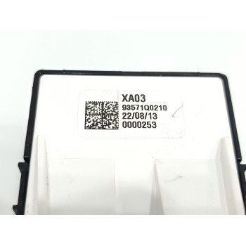 Recambio de mando elevalunas delantero izquierdo para hyundai i20 (bc3) klass referencia OEM IAM 93571Q0210  