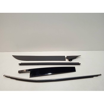 Recambio de moldura para seat arona referencia OEM IAM 6F9853970  