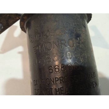 Recambio de amortiguador delantero izquierdo para mercedes-benz vito (w638) caja cerrada referencia OEM IAM A6383200913  