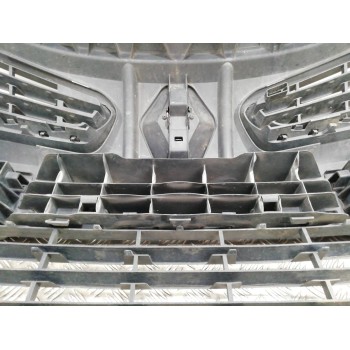 Recambio de paragolpes delantero para renault megane ii berlina 3p confort authentique referencia OEM IAM 8200484322  