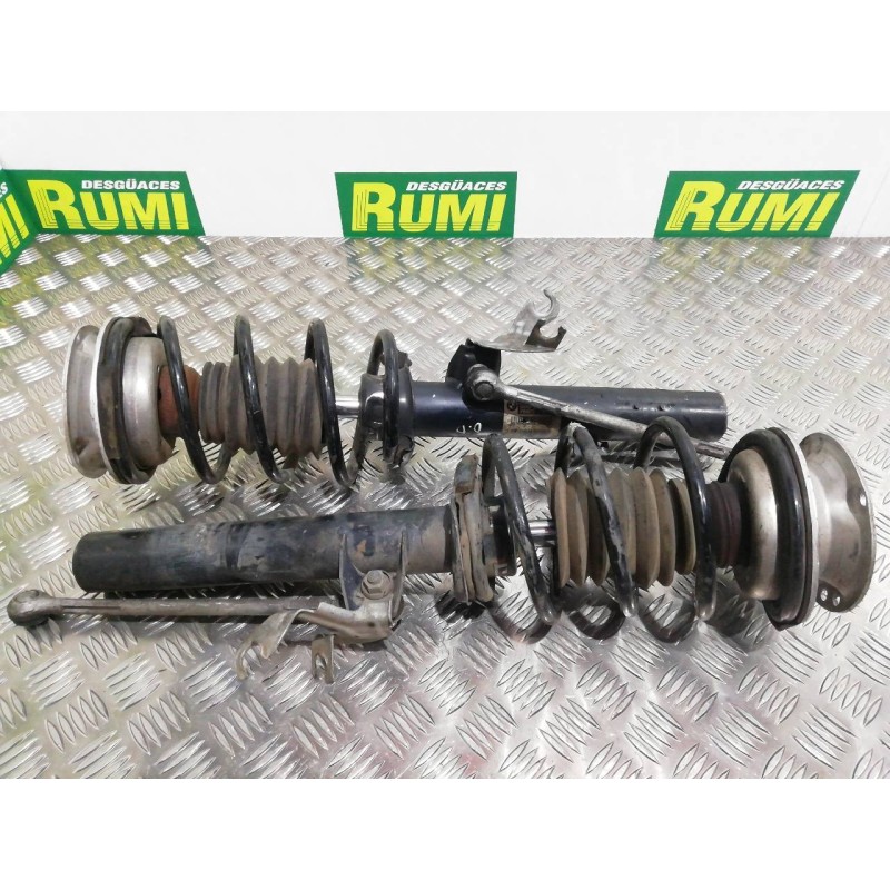 Recambio de juego amortiguadores delantero para bmw serie 1 berlina (e81/e87) 120i referencia OEM IAM 6771554  