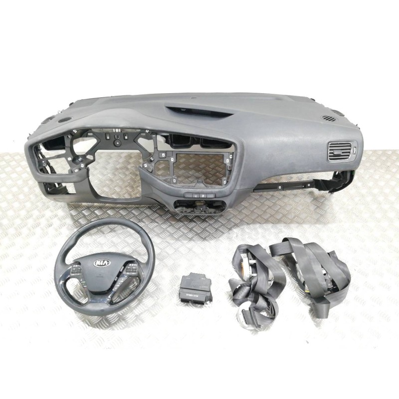 Recambio de kit airbag para kia cee´d tech referencia OEM IAM 84711A2000 3X84593090 845303X000 56900A2100 88810A2000WK 88820A210