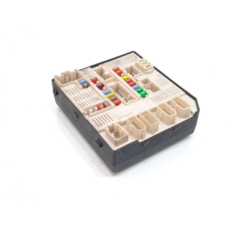 Recambio de caja reles / fusibles para renault laguna iii celsium referencia OEM IAM 284B60012R  