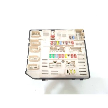 Recambio de caja reles / fusibles para renault laguna iii celsium referencia OEM IAM 284B60012R  