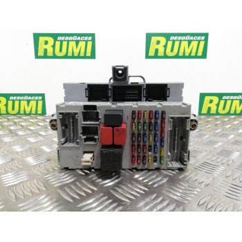 Recambio de caja reles / fusibles para fiat punto berlina (188) 1.9 jtd elx referencia OEM IAM 46774358 46520600 46817786