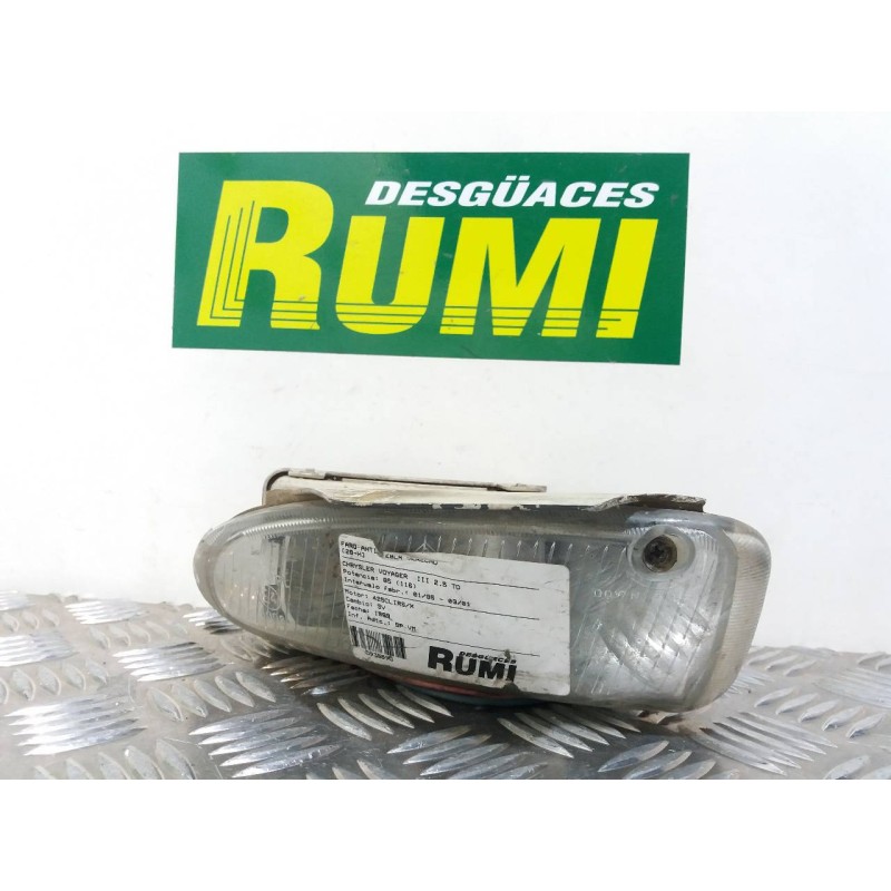 Recambio de faro antiniebla derecho para chrysler voyager (gs) 3.3 lx referencia OEM IAM 95874 993717 