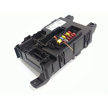 CAJA RELES / FUSIBLES 13142241 