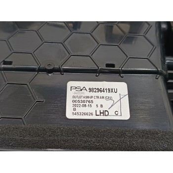 Recambio de aireador central para opel corsa f e gs referencia OEM IAM 98296419XU  