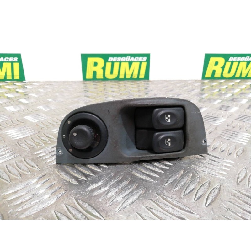 Recambio de mando elevalunas delantero izquierdo para renault megane i berlina hatchback (ba0) 1.4e rl referencia OEM IAM   