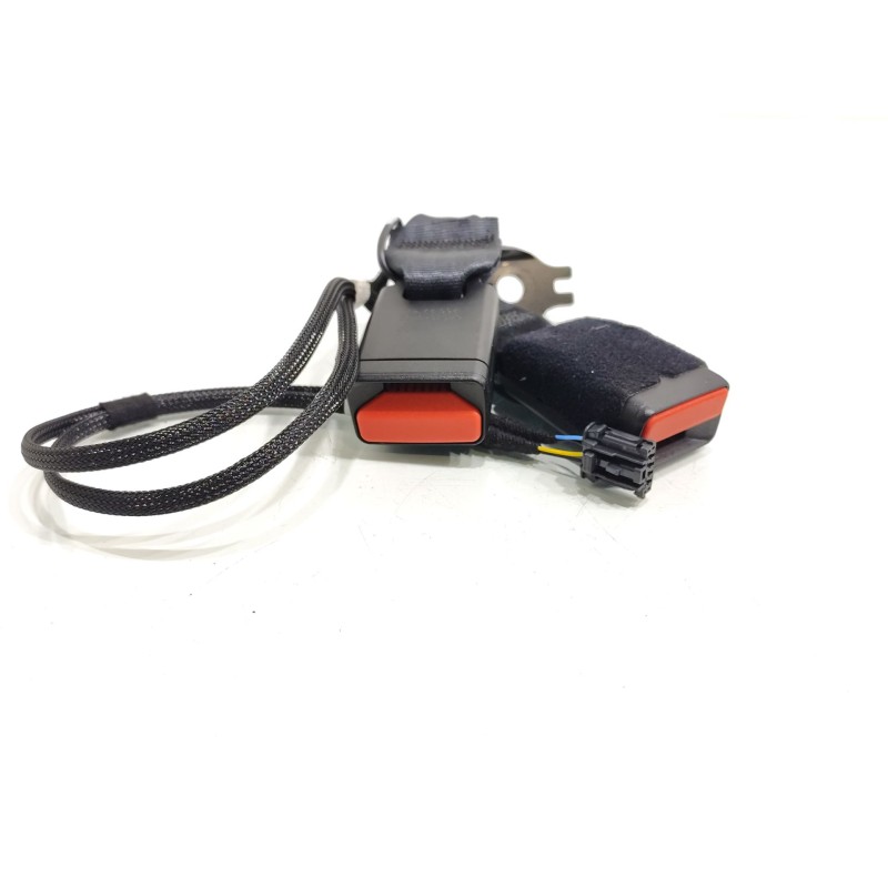 Recambio de enganche cinturon central para opel corsa f e gs referencia OEM IAM 6403512000  