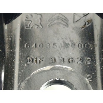 Recambio de enganche cinturon central para opel corsa f e gs referencia OEM IAM 6403512000  