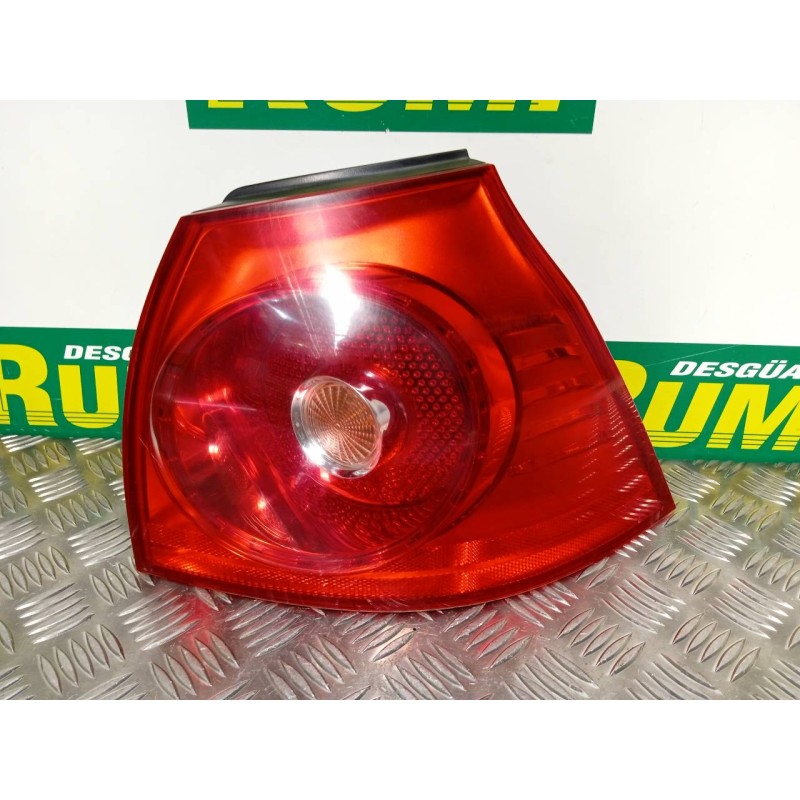 Recambio de piloto trasero derecho para volkswagen golf v berlina (1k1) highline referencia OEM IAM 1K6945096 89031823 1K6945096