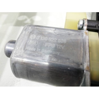 Recambio de elevalunas trasero izquierdo para audi a4 avant (8w5) básico referencia OEM IAM 8W0839461 8W0959811 0130822669