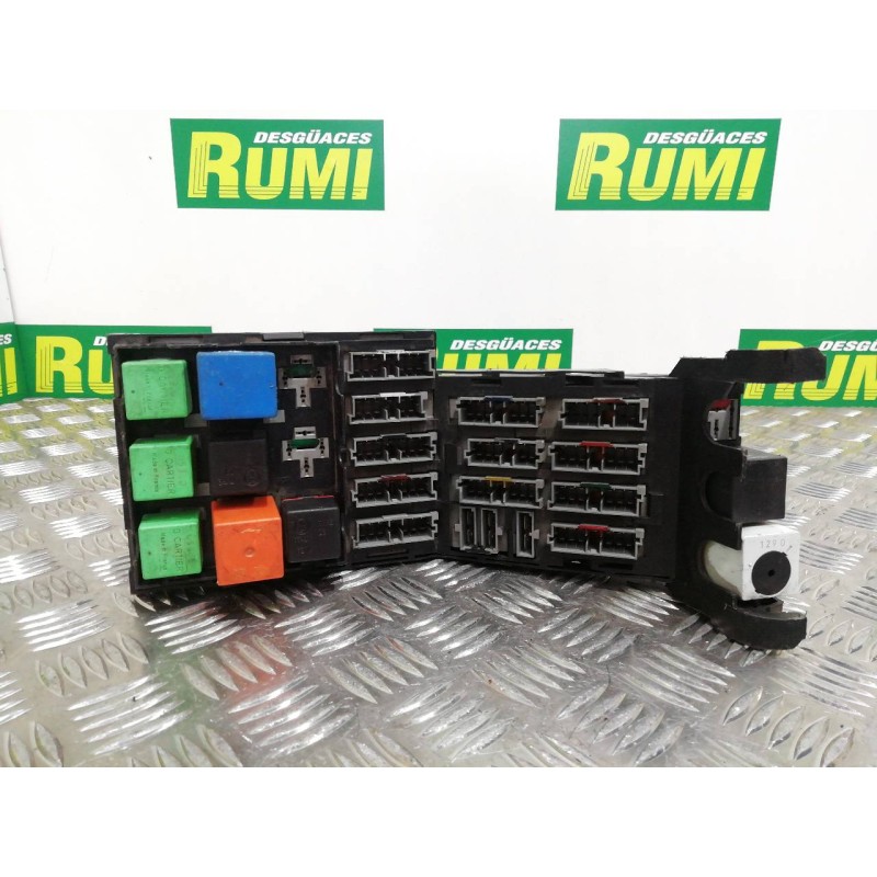 Recambio de caja reles / fusibles para citroën xm berlina 2.1 td sx referencia OEM IAM   