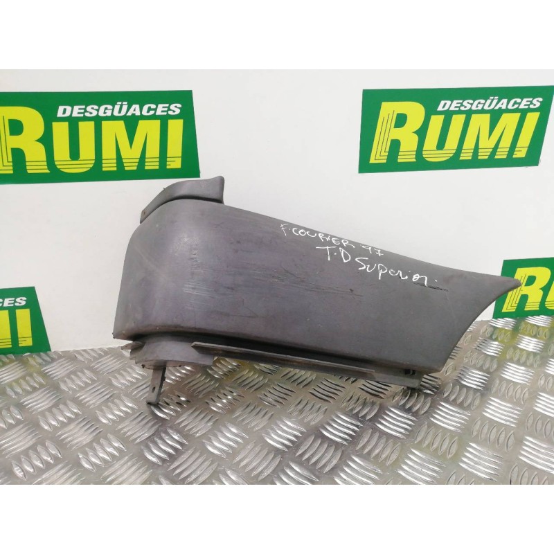 Recambio de puntera paragolpes trasera derecha para ford fiesta courier familiar referencia OEM IAM   